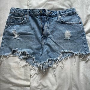 Used- Like New - light wash distressed denim shorts forever 21 size 29